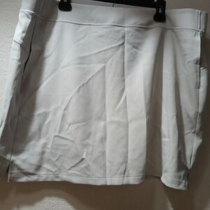 32 Degrees size Xxl  Light Gray Skort